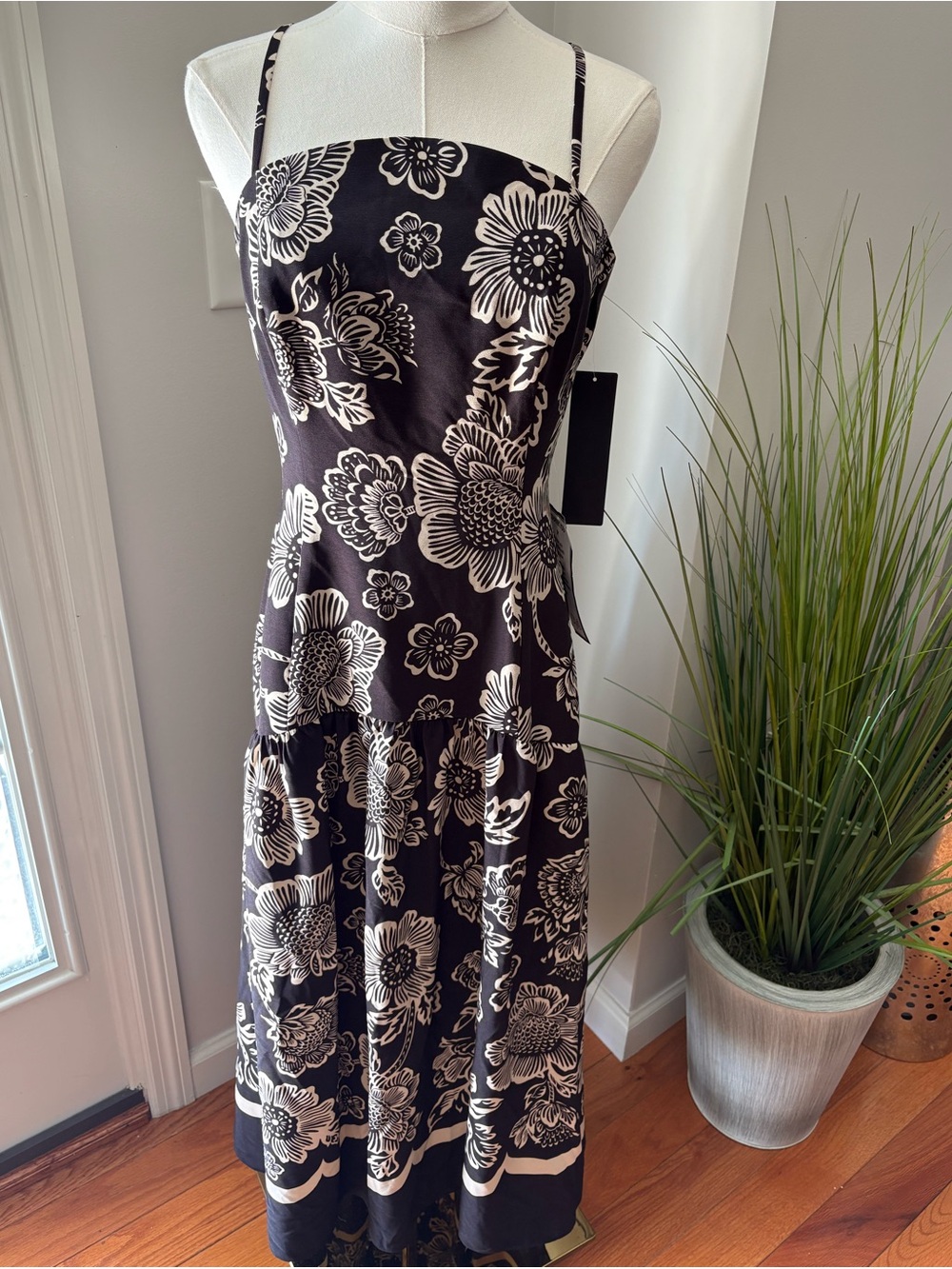 NWT Adrianna Papell Black Floral Maxi Dress Woman’s 4